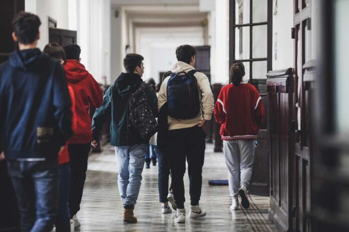 Bucharest,,Romania,-,April,11,,2022:,High,School,Students,In