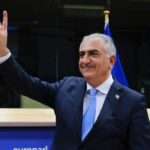 Exiled Prince Urges Iranian Forces to Defect