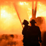 EXPLOSIVE California Fire—Thousands Flee in Hours Firefighters battling intense blaze at night