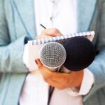 Xi Dinner Drama: White House Defies Judge? Reporters Still Blocked Journalist holding microphones and notepad